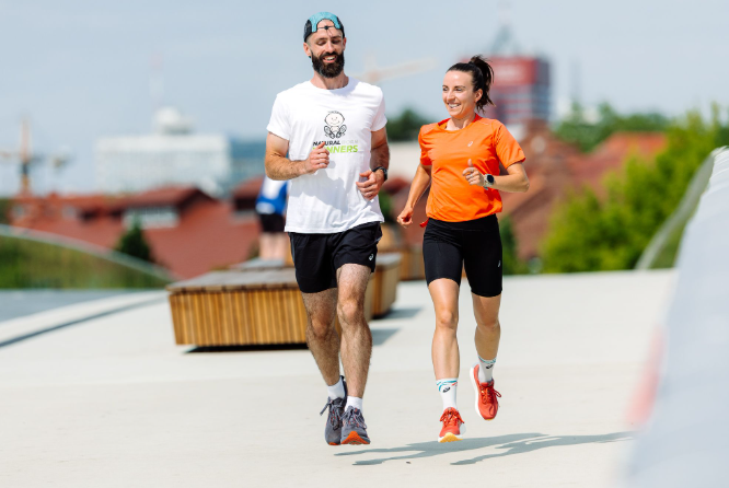 Buty do biegania Asics: przegląd najnowszych modeli 