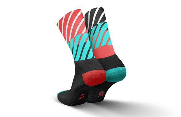 Skarpety Incylence Running Diagonals Black Inferno (High Cut) czarno-czerwono-niebieskie