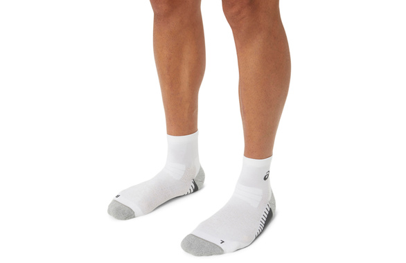 Skarpety Asics Performance Run Sock Quarter białe AW25