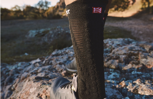 Skarpety Compressport Pro Racing Socks V4.0 Trail (Black) czarne