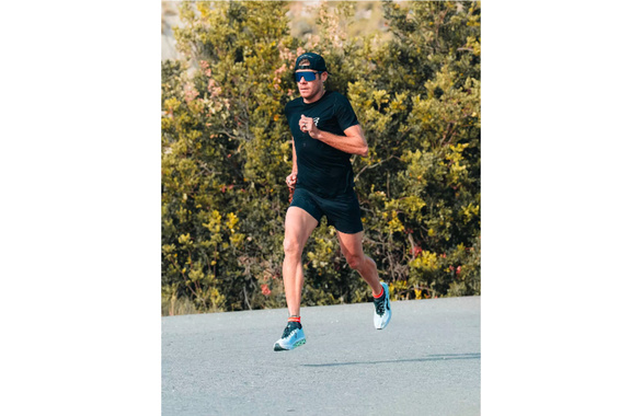 Skarpety Compressport Pro Racing V4 Run Low (Black / Core Red) czarne