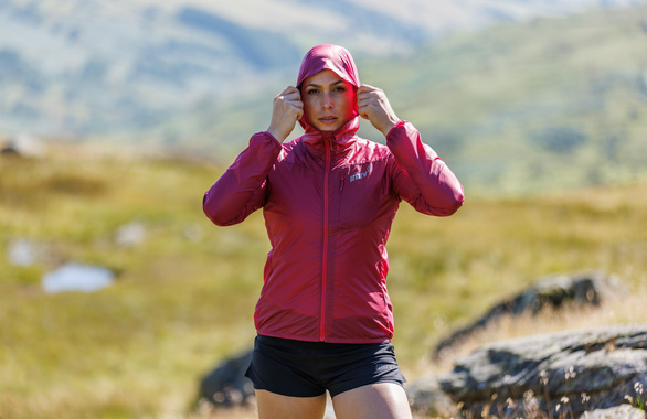 Kurtka INOV-8 WINDSHELL FZ damska różowa