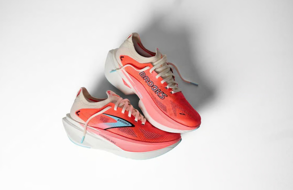 Buty Brooks Hyperion Max 3 damskie czerwone AW25