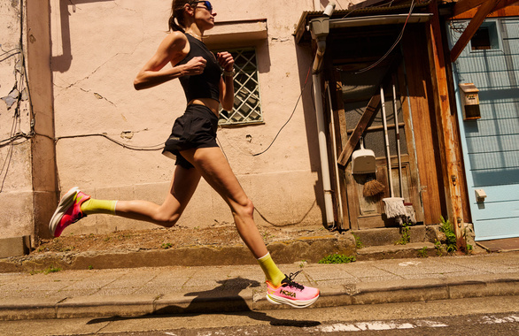 Spodenki Hoka Race Day Split Short damskie czarne