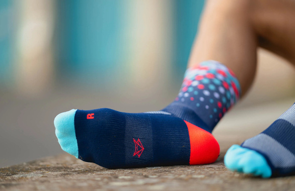 Skarpety Incylence Running Crystals Navy Cyan Inferno (High Cut) granataowe