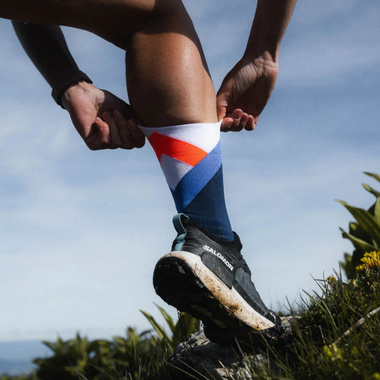 Skarpety Incylence Trail Summits Tricolore granatowo-biało-czerwone