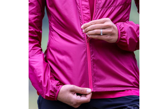 Kurtka INOV-8 WINDSHELL FZ damska różowa