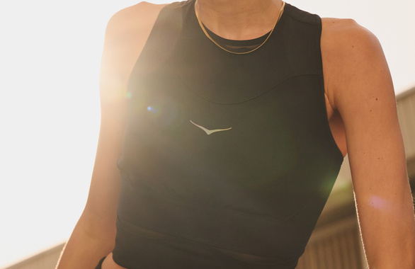 Biustonosz do biegania Hoka Race Day Bra czarny 