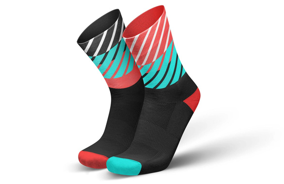 Skarpety Incylence Running Diagonals Black Inferno (High Cut) czarno-czerwono-niebieskie