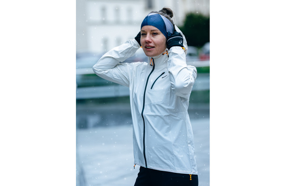 Kurtka Asics Fujitrail Elite Waterproof Jacket damska kremowa AW25