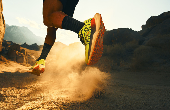 Buty Hoka Rocket X Trail żółto-czerwone męskie (NZN) SS26