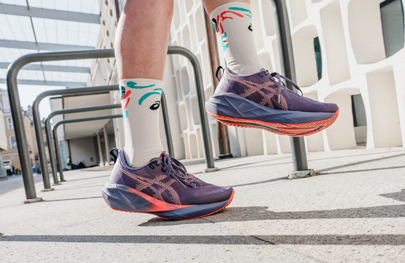 Skarpety Asics Performance Run Socks Crew biało-szare