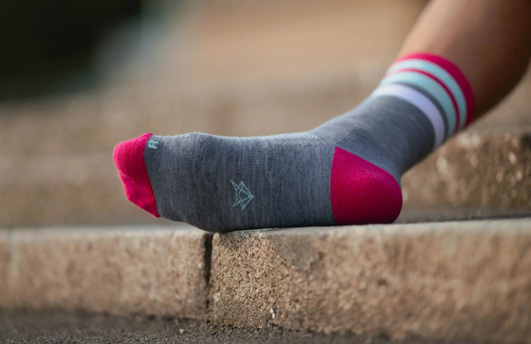 Skarpety Incylence Merino Strive Light Grey Sky Blue (High Cut) szaro-czerwono-niebieskie