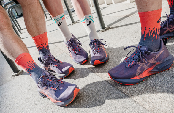 Skarpety Asics Performance Run Socks Crew biało-szare