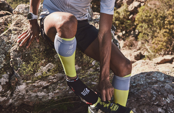 Skarpety Compressport Pro Racing Socks V4.0 Run Low (Black / Red) czarno-czerwone