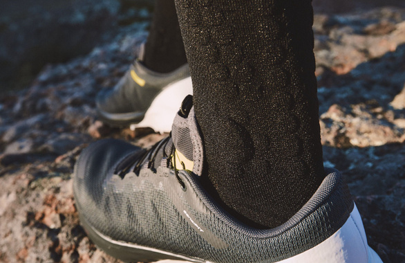 Skarpety Compressport Pro Racing Socks V4.0 Trail (Black) czarne