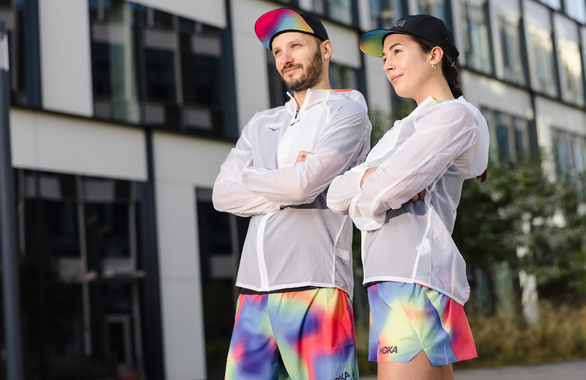 Kurtka Hoka Ultralite Jacket biała męska AW23
