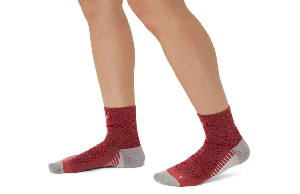 Skarpety Asics Performance Run sock quarter ciemnoróżowe