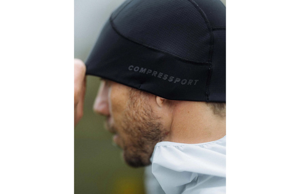 Czapka Compressport Hurricane Beanie czarna AW25