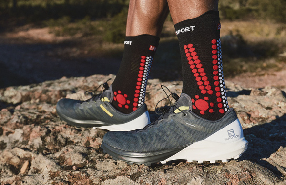 Skarpety Compressport Pro Racing Socks V4.0 Trail czarno-czerwone