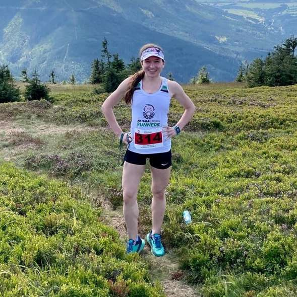 Koszulka techniczna na ramiączkach Natural Born Runners damska biała