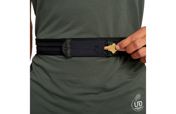 Pas do biegania Ultimate Direction Race Belt czarny + soft flask 0,5l gratis