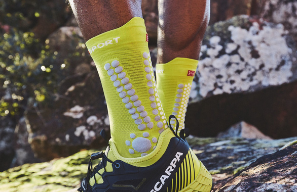 Skarpety COMPRESSPORT PRO RACING SOCKS V4.0 TRAIL fluo żółte