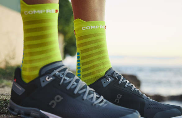 Skarpety COMPRESSPORT PRO RACING SOCKS V4.0 ULTRALIGHT RUN HIGH fluo żółte