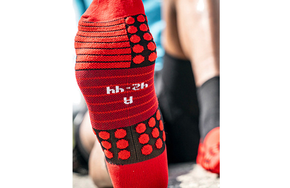 Skarpety Compressport Pro Marathon Socks czarno-czerwone