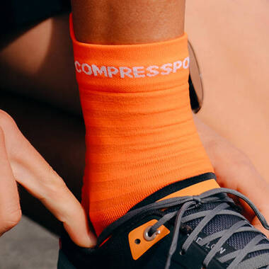 Skarpety Compressport Pro Racing Socks V4.0 Ultralight Run High pomarańczowe